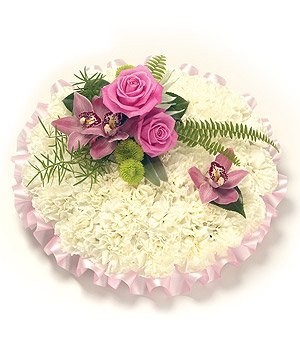 Pink ribbon edged based posy pad