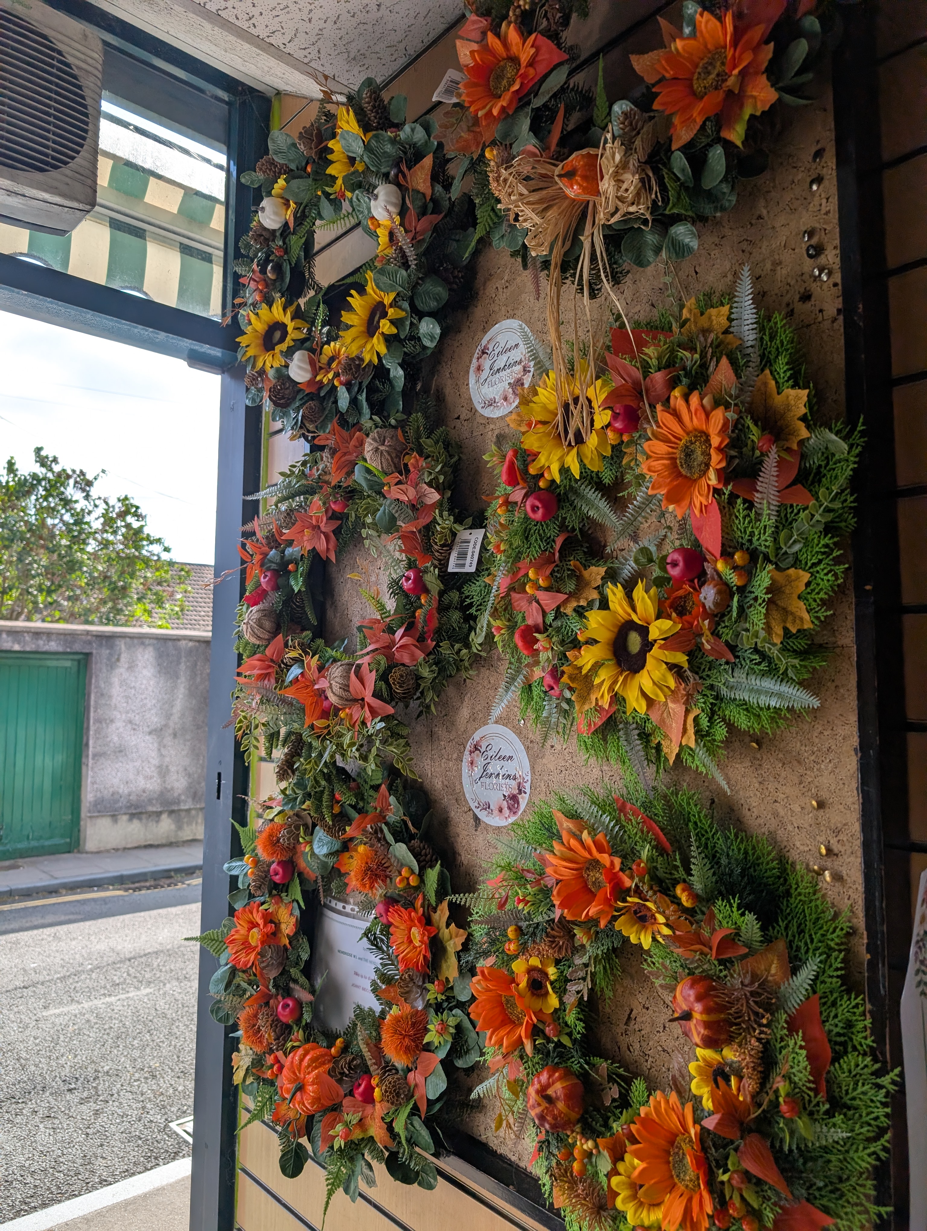 Seasonal shop display