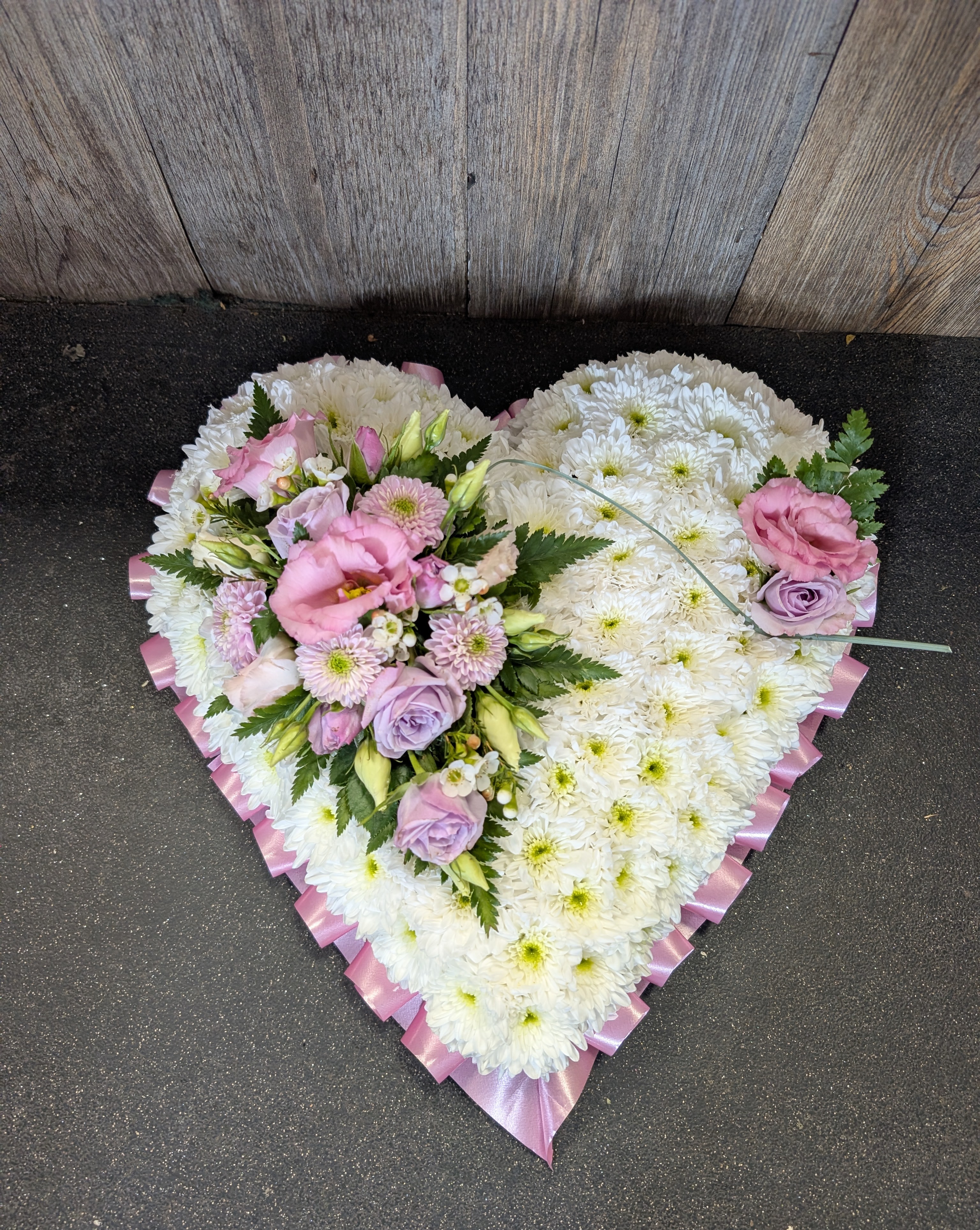 Solid heart tribute