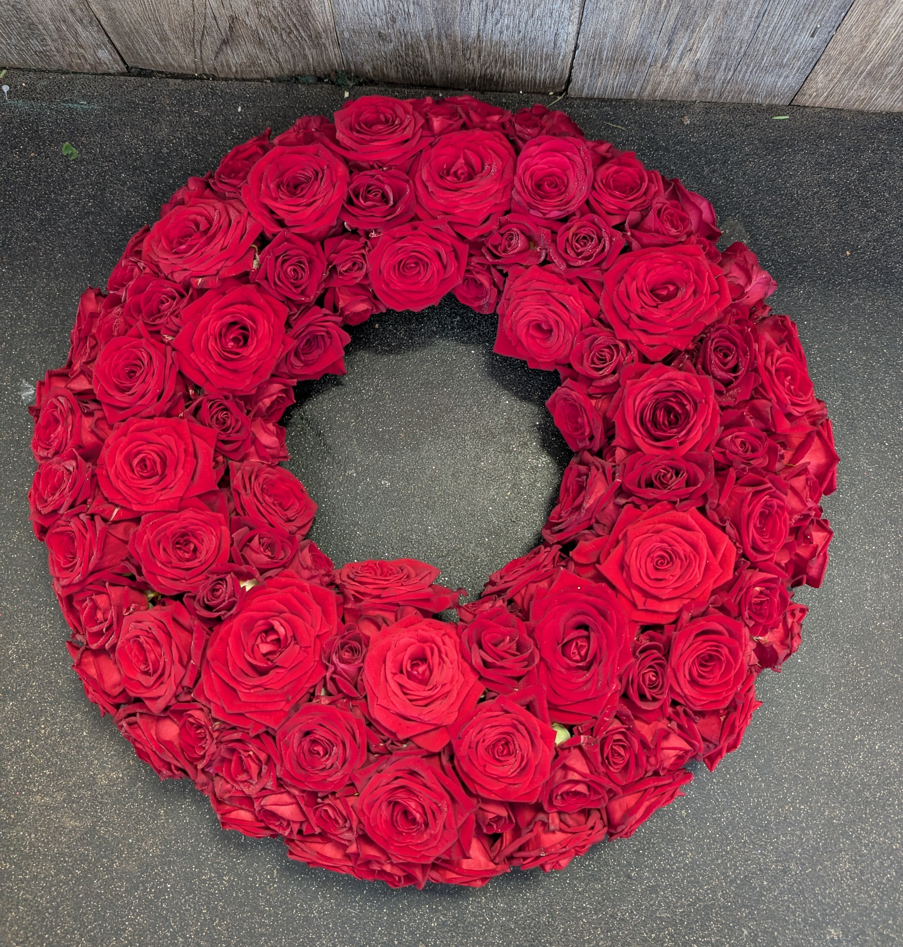  Red rose wreath