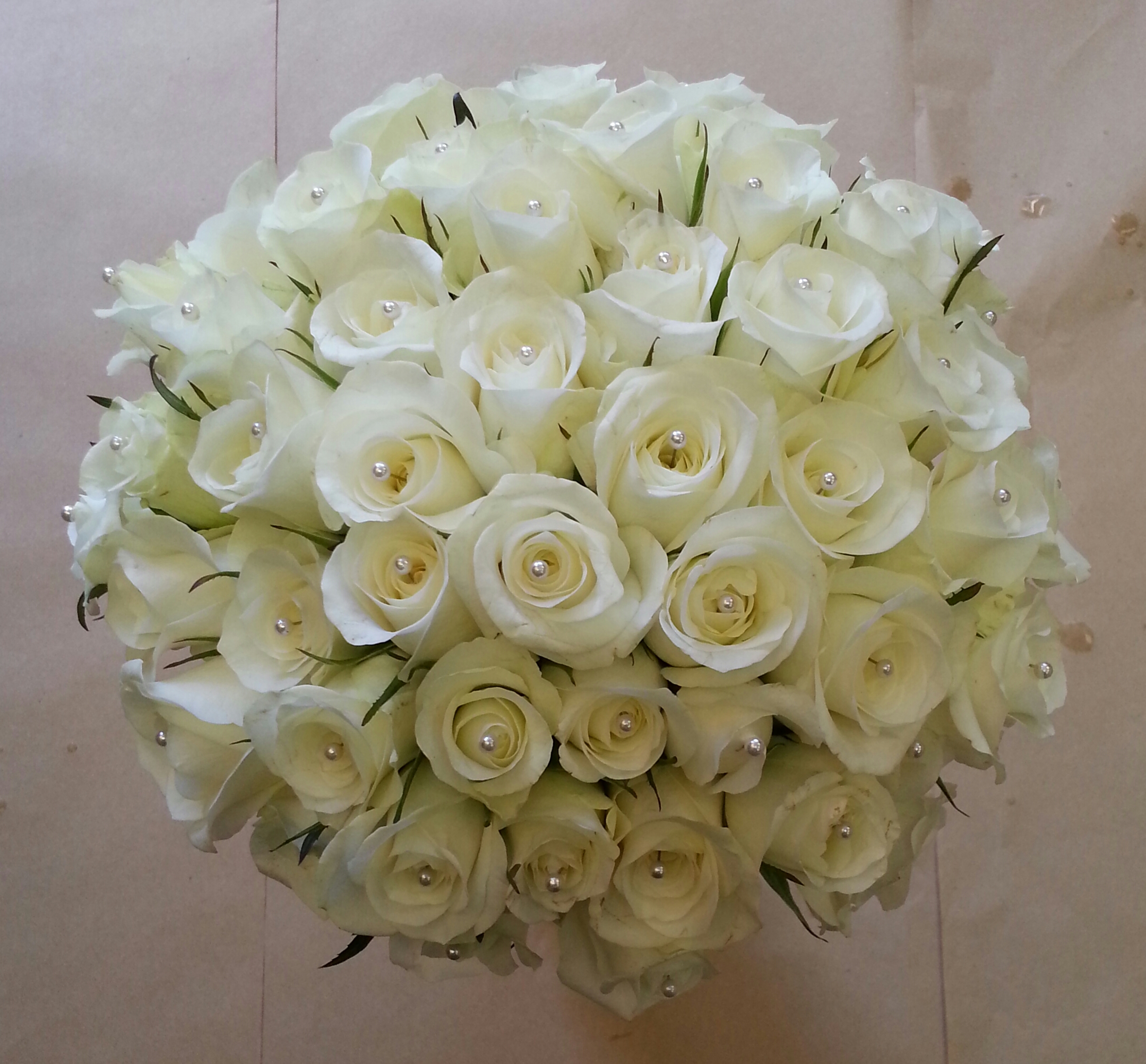 Classic rose compact