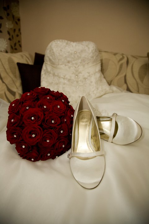 Red rose compact and diamonds.