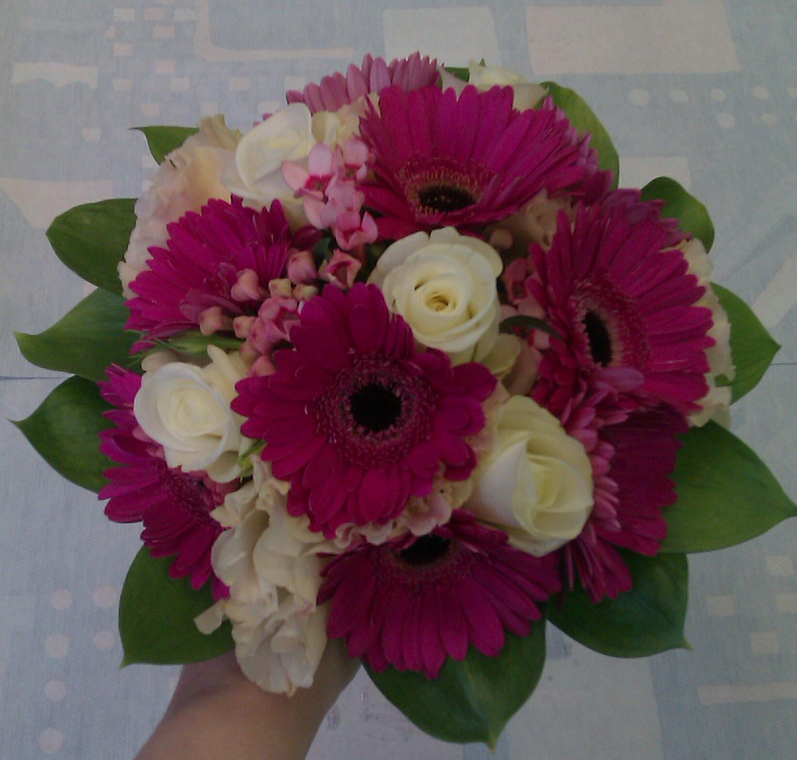 Bridesmaids pink and ivory posy