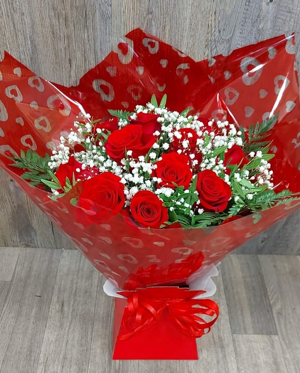 Dozen red rose bouquet